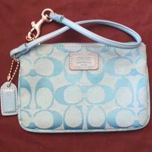 100 authentic coach turquoise blue wristlet